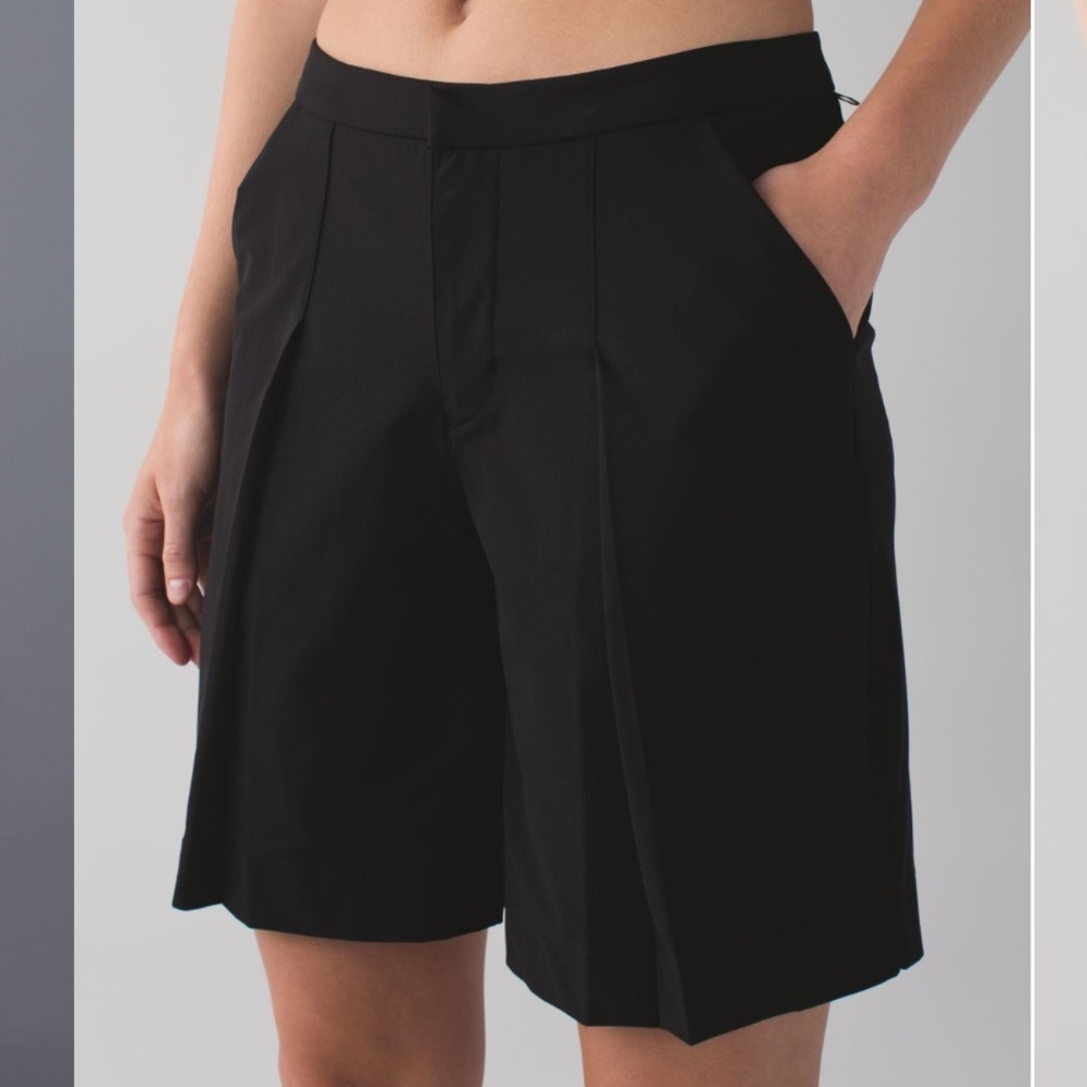 Lululemon Long Story Shorts Reflective Relaxed Bermuda Black Shorts Size 8